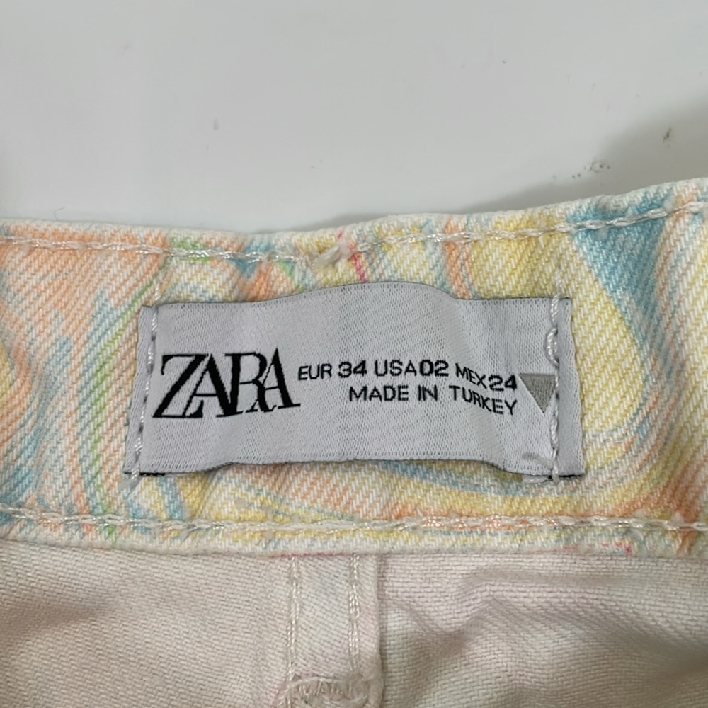 Zara Jean Shorts Size 2 NWOT Colorful Swirl Print Denim High Rise - Picture 4 of 11